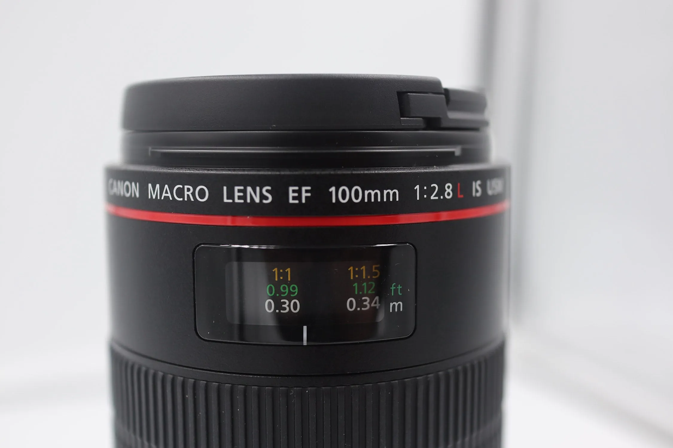 Canon EF 100mm f/2.8L Macro IS USM