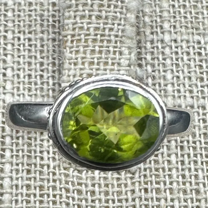 Sterling Silver Oval Peridot Ring