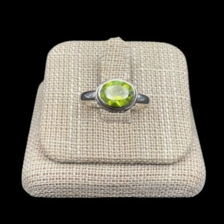 Sterling Silver Oval Peridot Ring